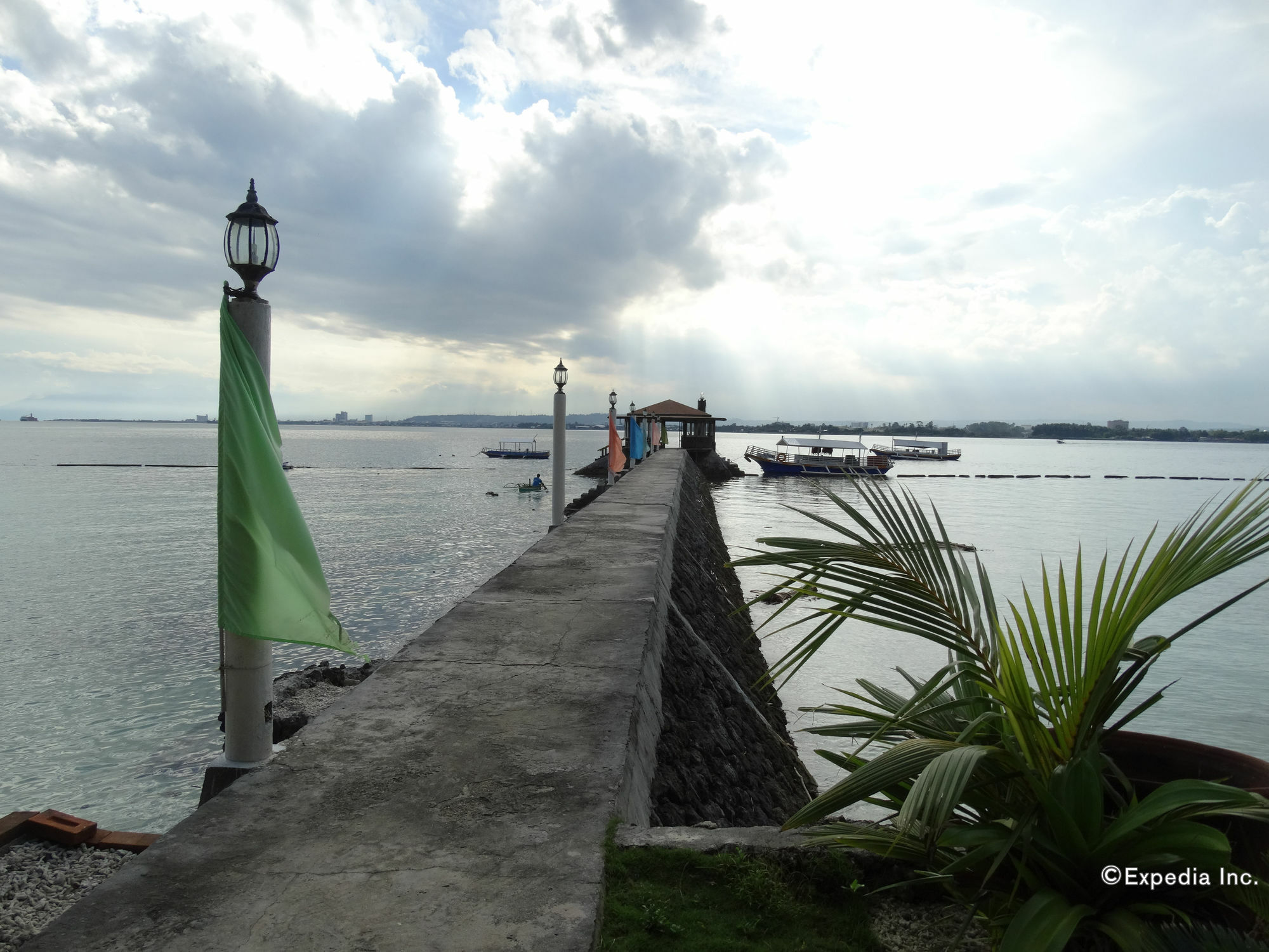 Chema'S By The Sea Otel Samal Dış mekan fotoğraf